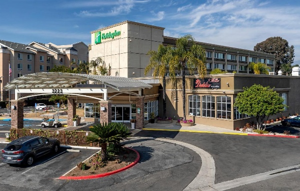 Holiday Inn West Covina Hotel image 2