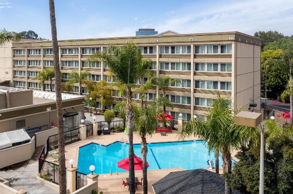 Holiday Inn West Covina Hotel image 3