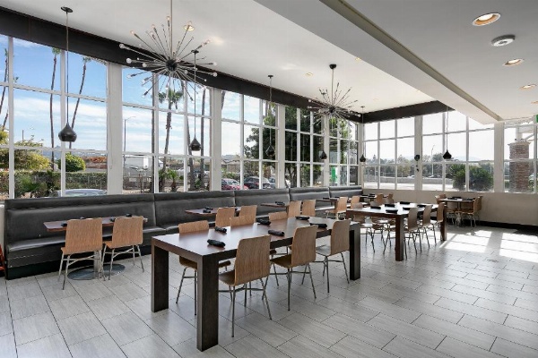 Holiday Inn West Covina Hotel image 8